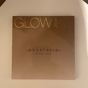 Anastasia Beverly Hills Sun Dipped Glow Kit